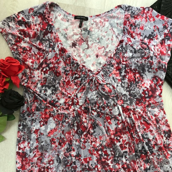 ❤️Daisy Fuentes Baby Doll Short Sleeve Floral Print Top Size 1X - Picture 2 of 8